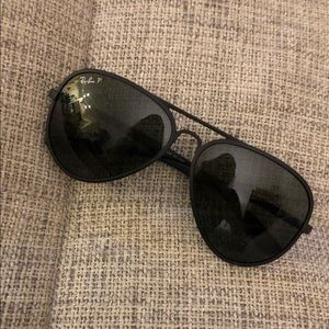 Ray-ban RB 4180 Black Aviator Sunglasses With Case